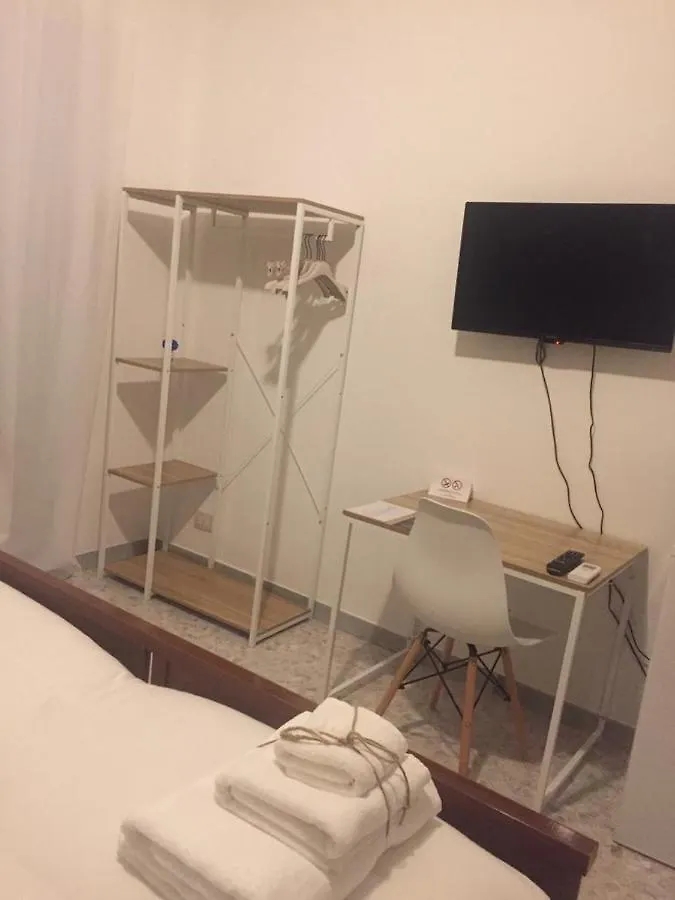 Gatto Bianco Picone 19 Hotel Bari 3*,